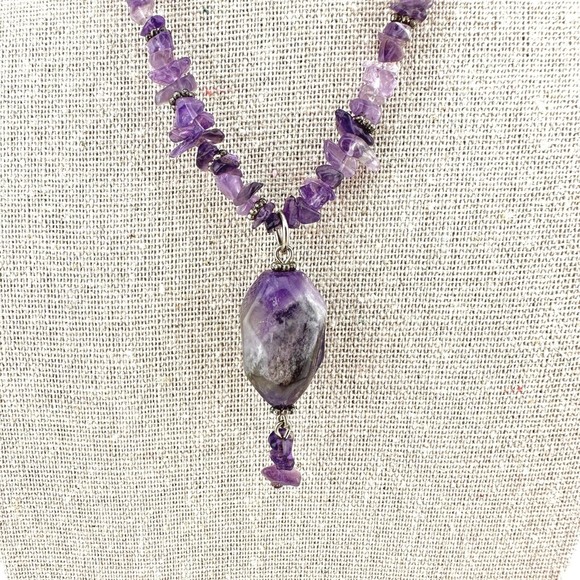 Natural Chip Bead Amethyst Silvertone Necklace with Chunky Stone Drop 15.5" VTG - Picture 2 of 8